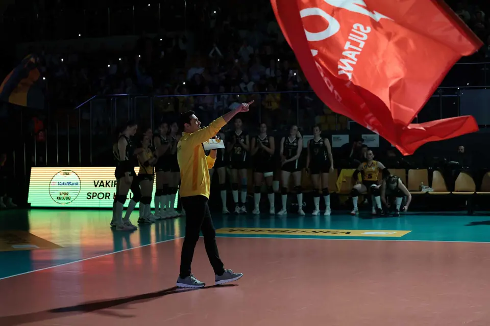 VakıfBank voleybol maçında spor anonsörlüğü — Mert Palavaroğlu