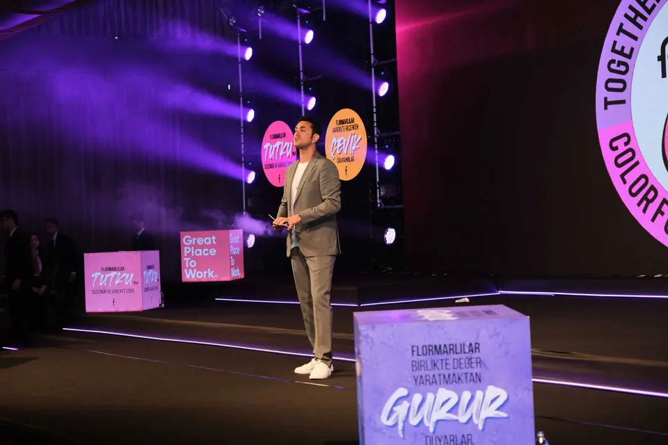 Mert Palavaroğlu — Sahne performansı, profesyonel MC ve sunucu